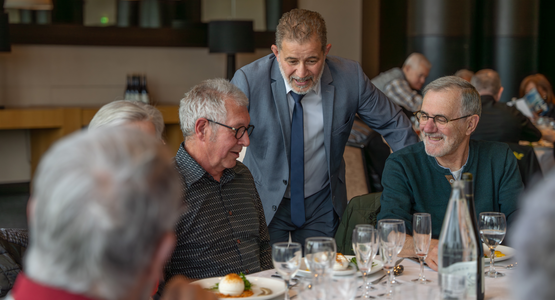 Le banquet des seniors © Dybopixell
